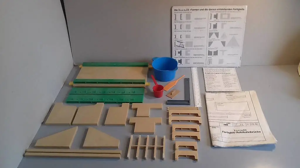 BauMit Fertigteilmaschine mit Formen und Zubehör
