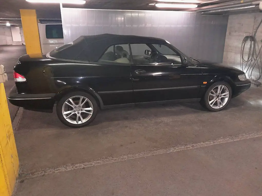 Saab 900 2.0T für Ersatzteile oder zur Reparatur