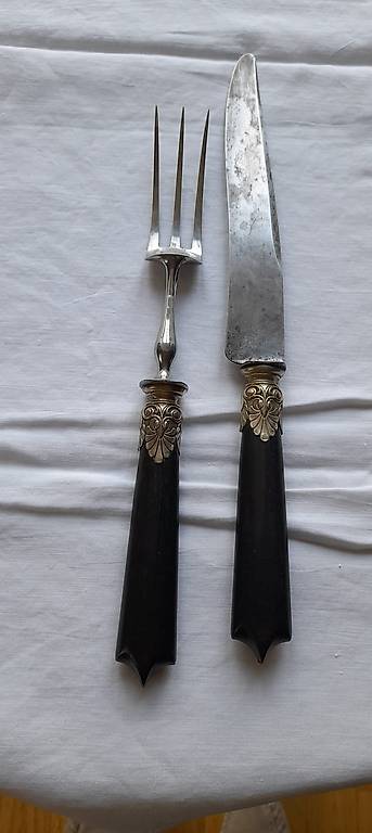 Tranchierbesteck, Griff Ebenholz mit Metallverzierung, antik