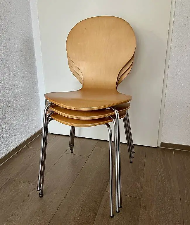 GRATIS 3 Stapelstühle