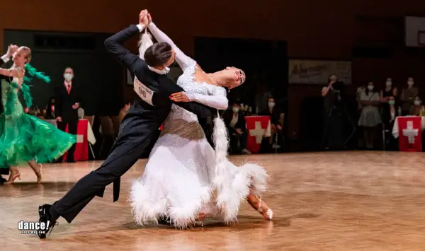 Turnierkleid Ballroomdress Tanzkleid Sapiel weiss