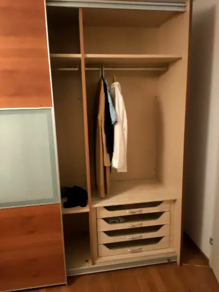 Kleiderschrank