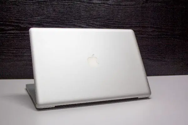 MacBook Pro 17" 2011 i7 16 Gb Ram 300 Gb Ssd