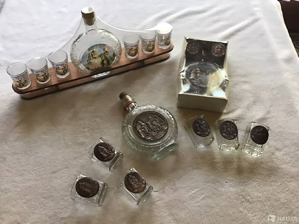 Glasflasche und zwei Gläser, Motiv Dracula, neu