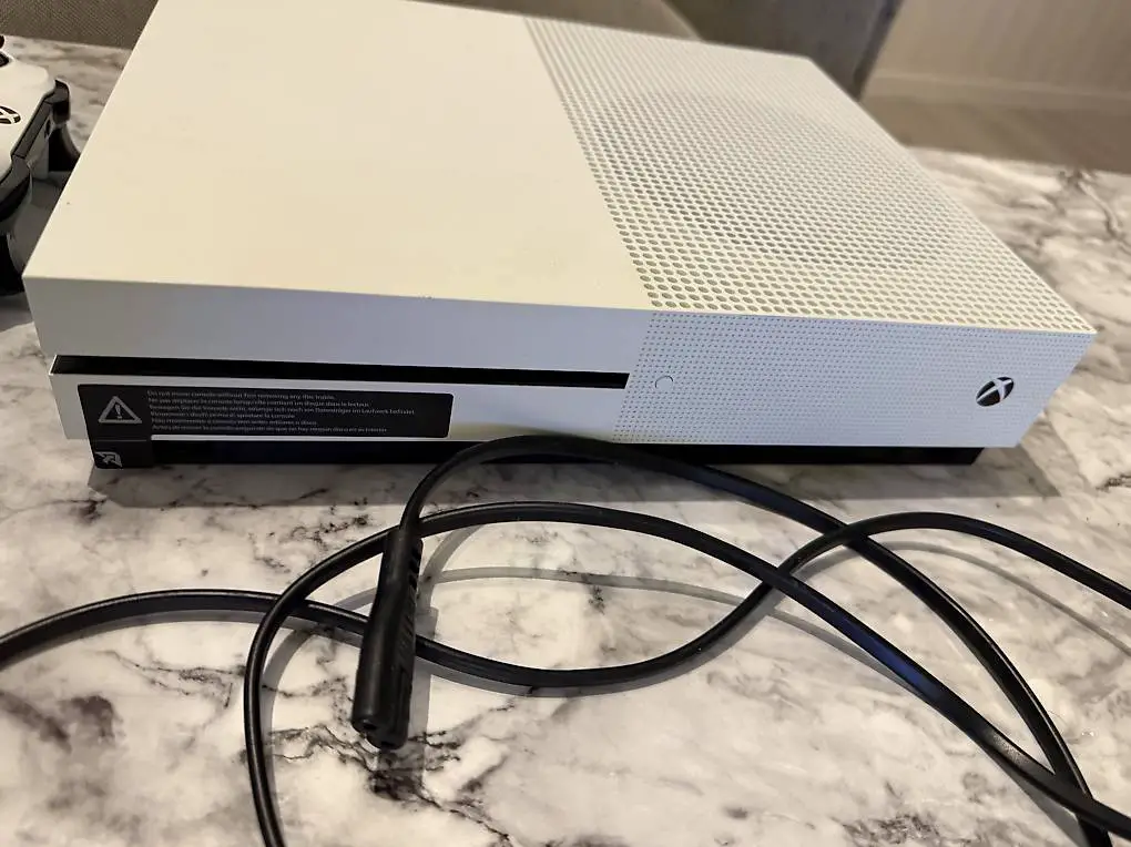 Xbox One S