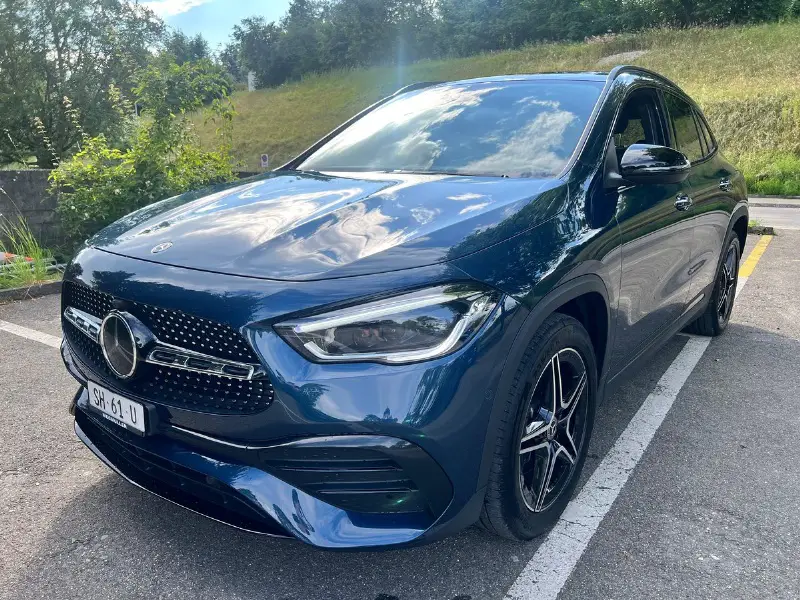 mercedes-benz gla 250e amg line 8g-dct