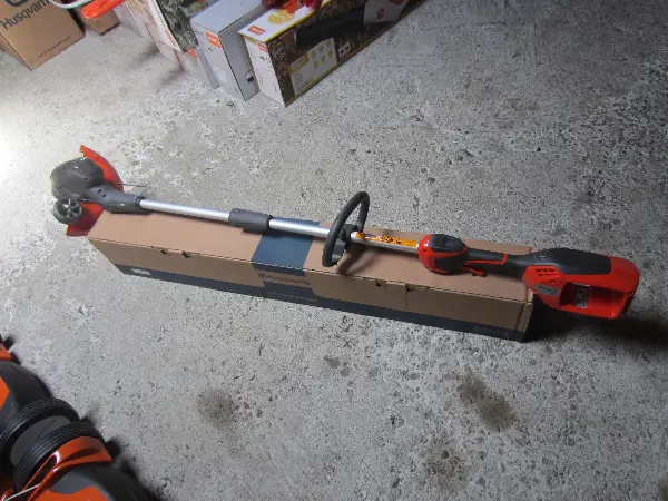 Husqvarna Akku-Rasentrimmer 110iL Set