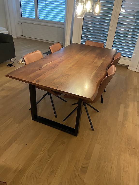 Esstisch Nussbaumholz