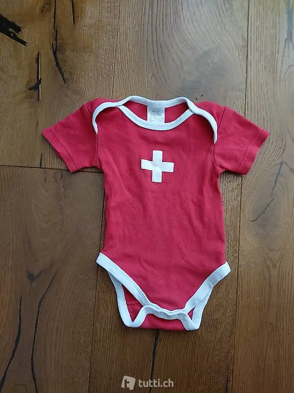 Body Baby rot mit Schweizerkreuz, Grösse 50/56
