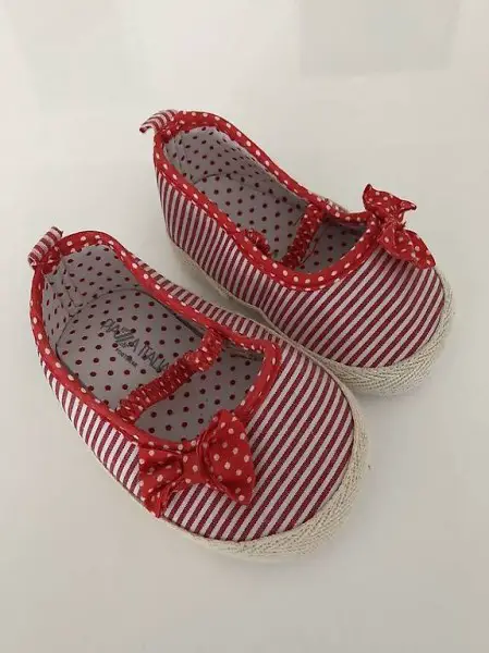 Babyschuhe Grösse 13 NEU