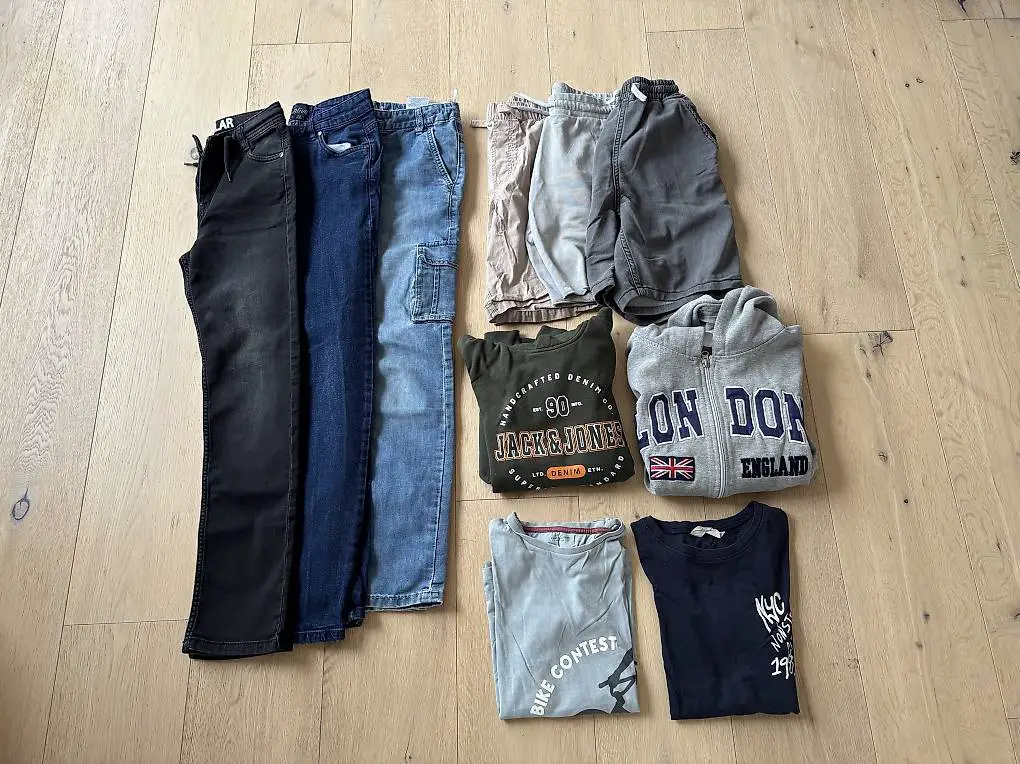 Kleiderpaket Gr. 152 Junge