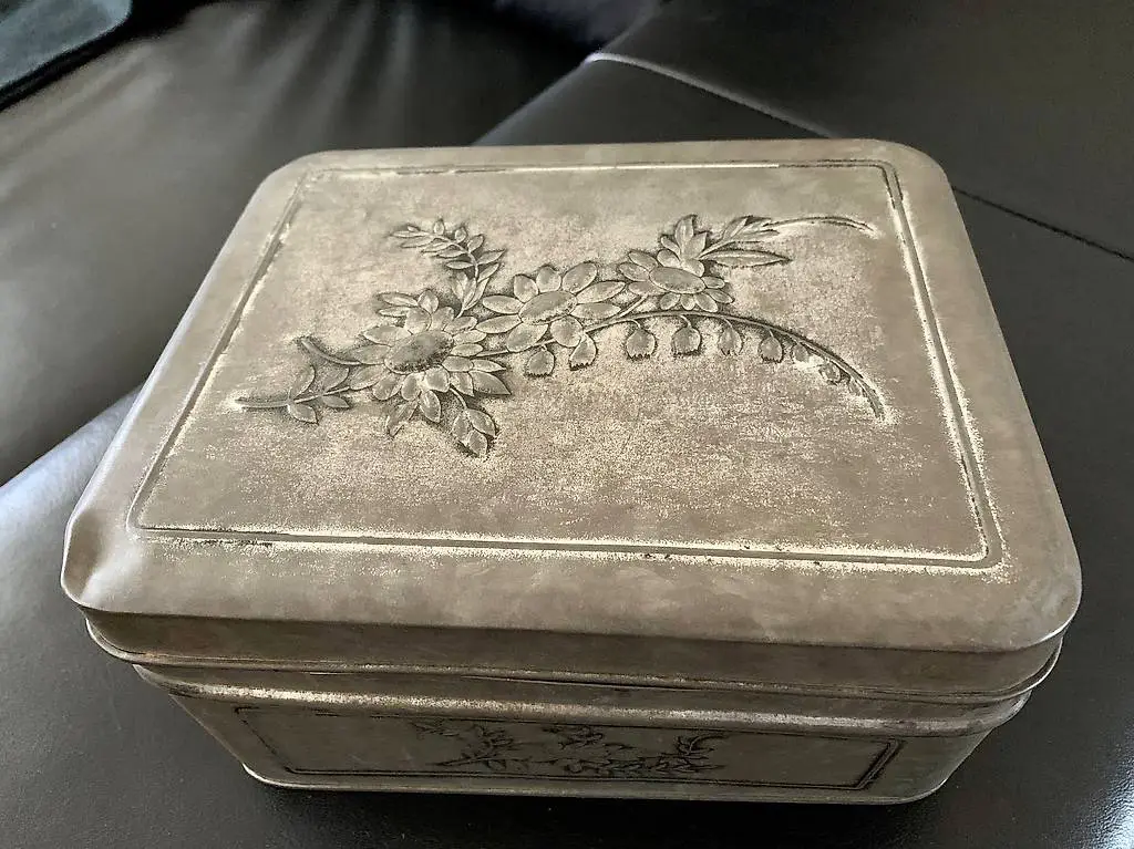 Antike Blechdose 5 Seiten speziell schön verziert Unikat