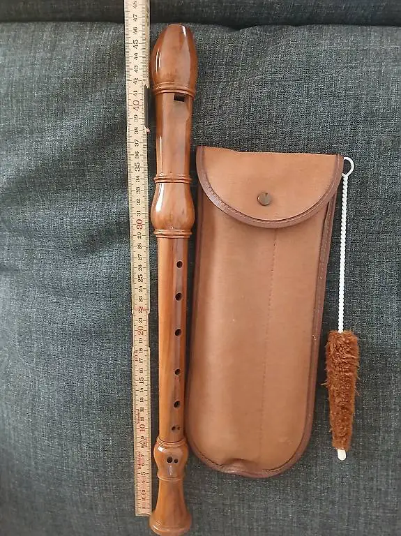 Flöte aus edlem Holz