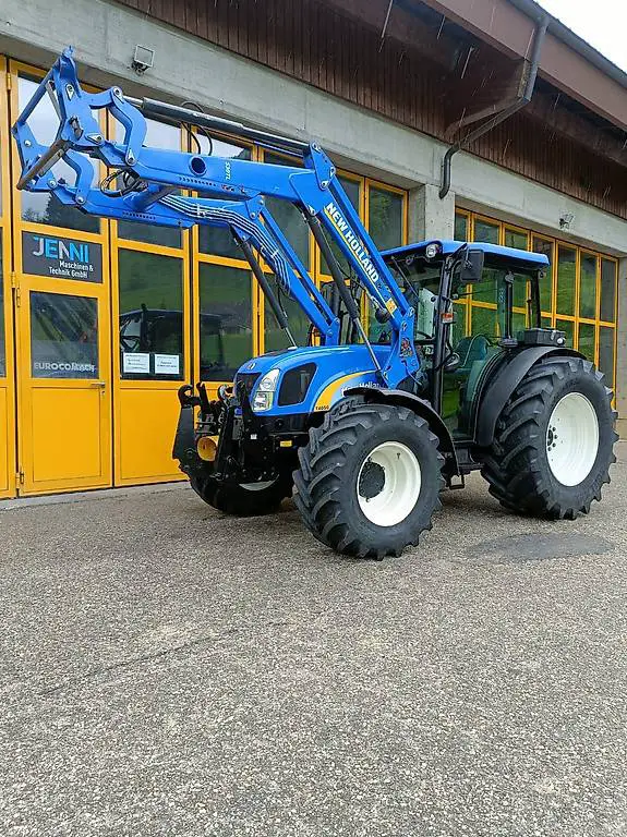 Traktor New Holland T4050 mit 2500h