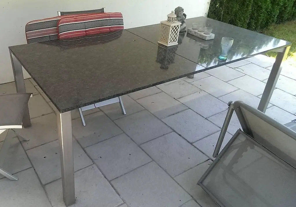 Granit Gartentisch mit Chromstahlgestell 2.1 x 1m