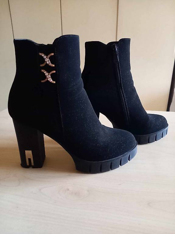 Elegante Schwarze Stiefeletten mit Blockabsatz Gr. 37