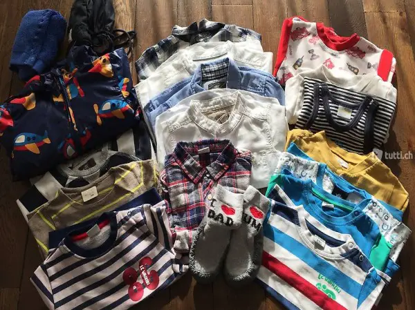 Cooles Kleiderpaket für Boys Gr. 74/80 (18-teilig)