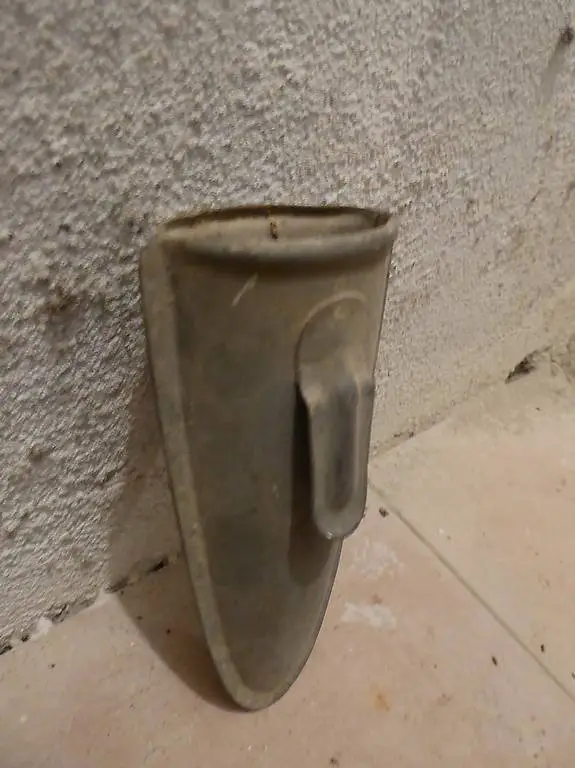 Futterfass aus Zinkblech für Sensen-Schleifstein und Wetzst