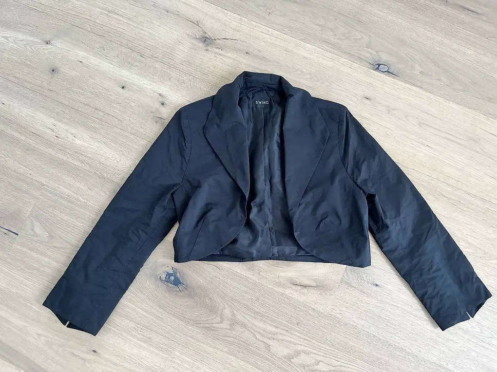 Bolero en satin de la marque SWING