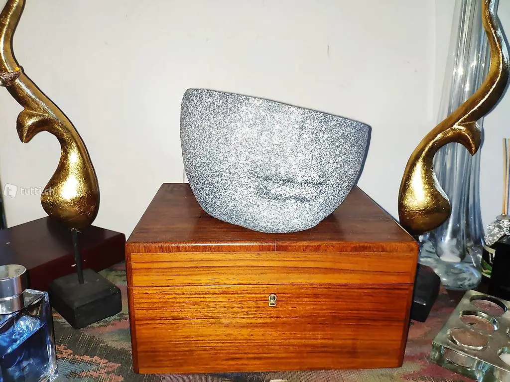 Design Vase aus Verbundmaterial / vaso design mat. composito