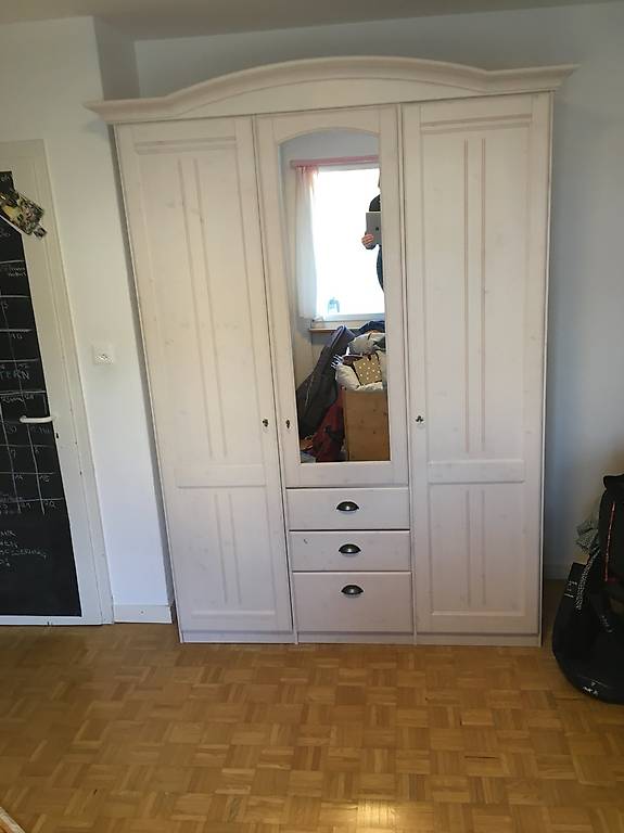 Spiegelschrank