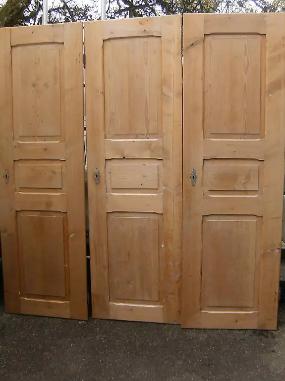 schöne Tannenholz Türen - in sehr gutem Zustand