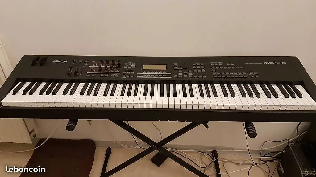 Yamaha MOXF8 Synthesizer Keyboard - Top Zustand