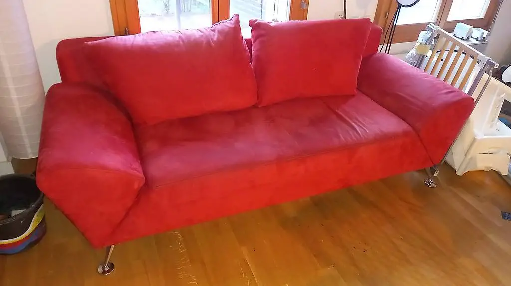 Knallrotes Schlafsofa/Bettsofa