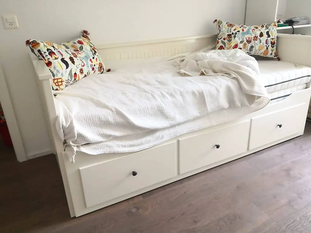 Tagesbett; Hemnes (IKEA) weiss mit 3 Schubladen