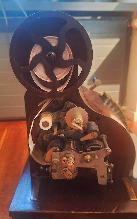 Antike Registrierkasse zu verkaufen