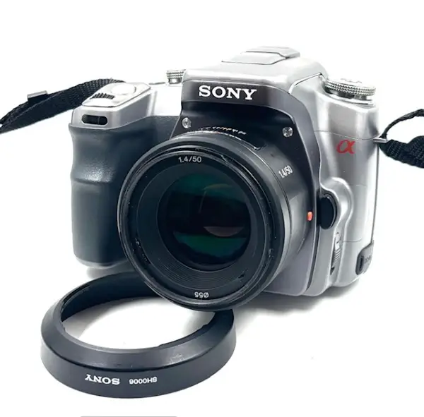 Sony A100 (CCD) silber + Sony AF 50mm 1.4