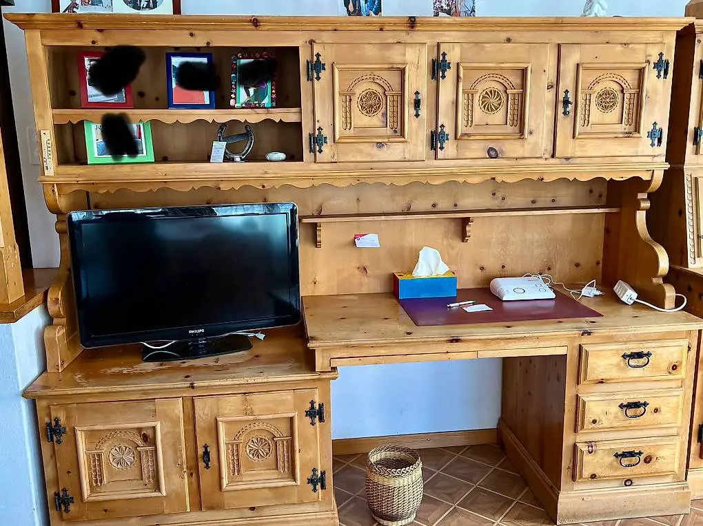 Arvenholz Schreibtisch-Büffet ohne Inhalt