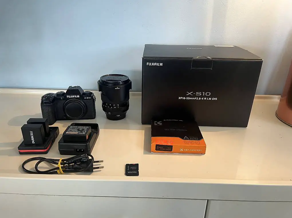 Fujifilm X-S10 + 16-80mm f4 R OIS WR + Zubehör