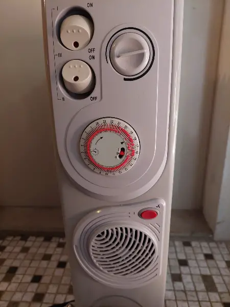 A vendre radiateur électrique sur roulettes