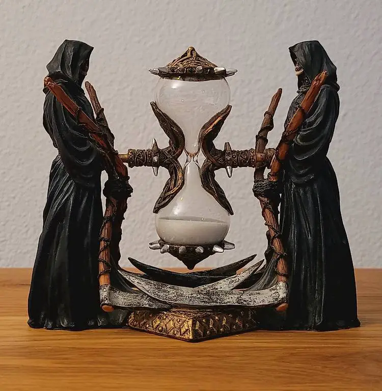 Sanduhr des Todes (Steinskulptur, 16cm hoch)