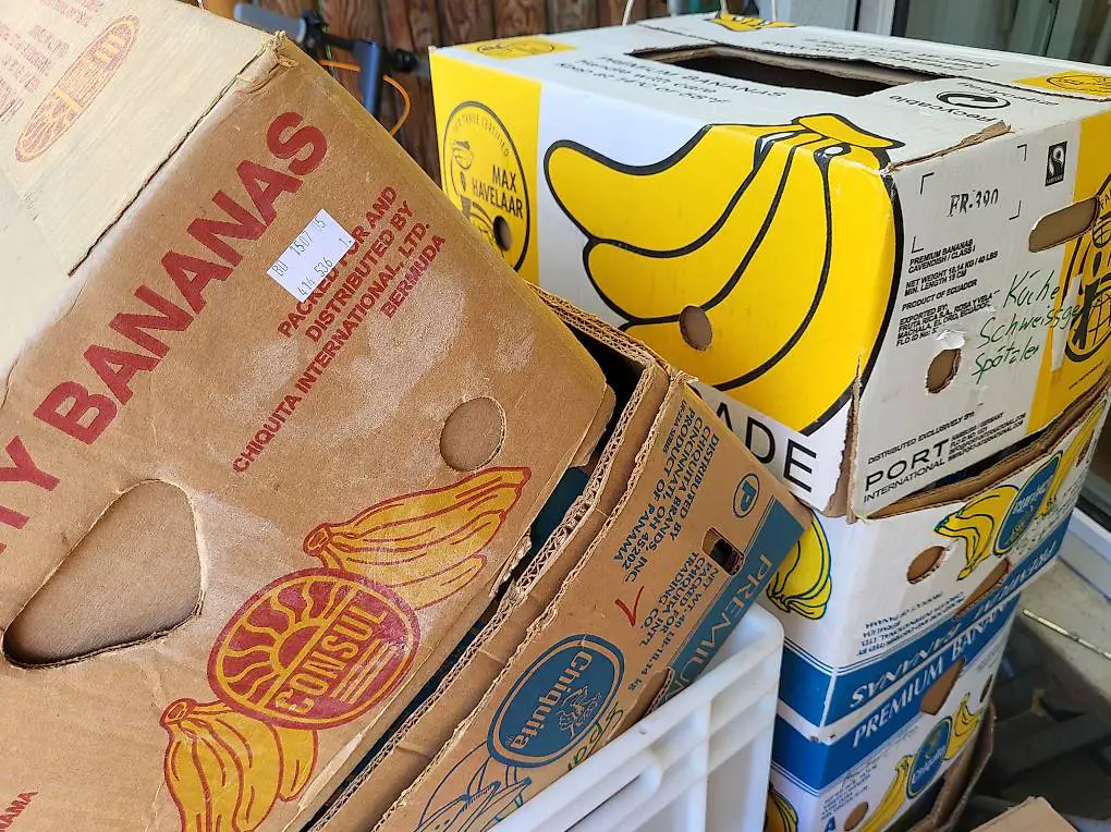 Bananenschachteln zu verschenken