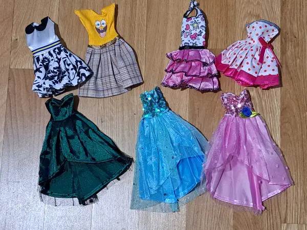 vêtements pour Barbie