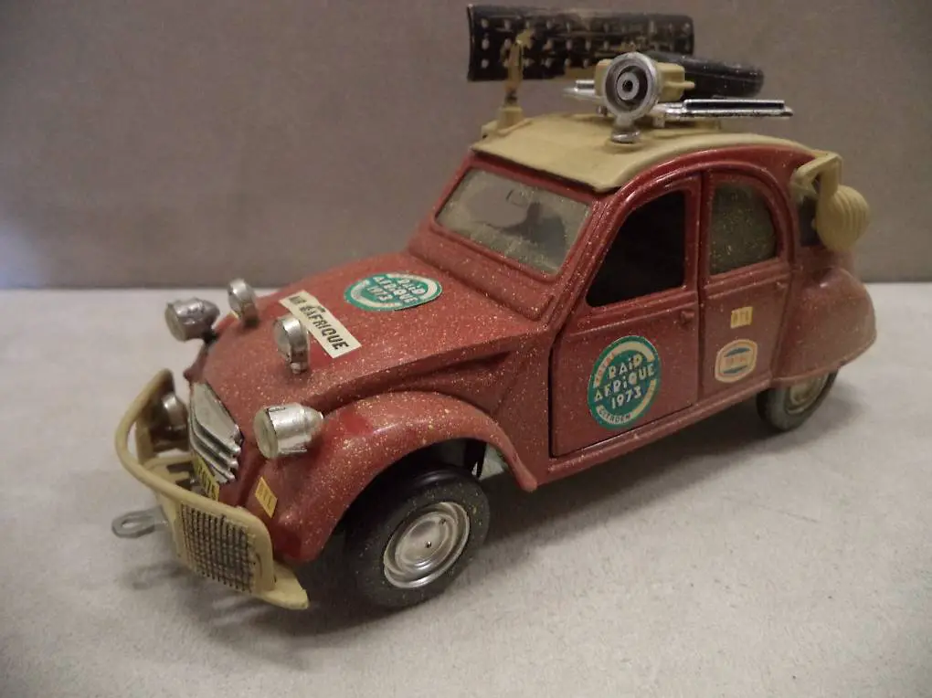 Polistil Citroen 2cv 1:25 RAID AFRIQUE 1973