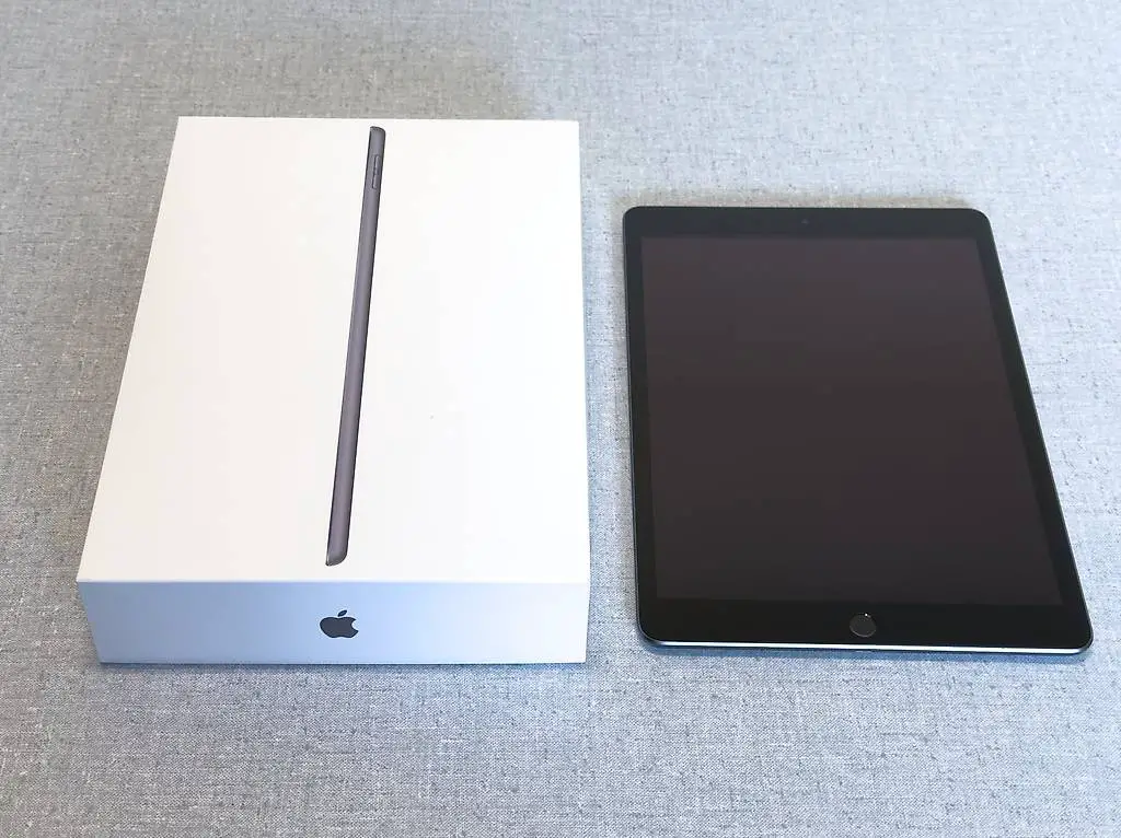 iPad Wi-Fi 256 GB, spacegrau, 9. Generation