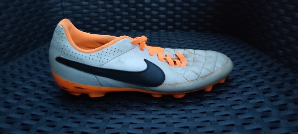 Nike Tiempo Football Schuhe Size EU 35.5
