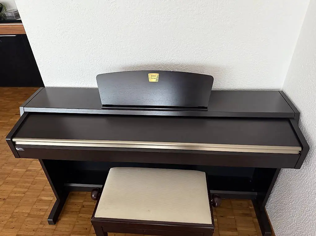 Yamaha Clavinova CLP-220 inkl. Bank