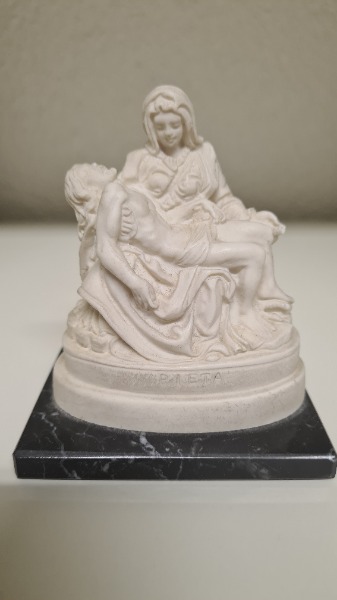 Skulptur Figur La Pieta Marmor und Porzellan