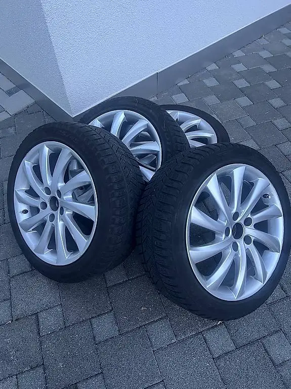 Pirelli Winterreifen 225/45 R17