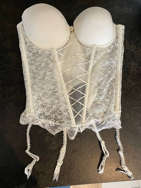 Wunderschöne Pushup-Corsage (Guepiere Spitze 95C)