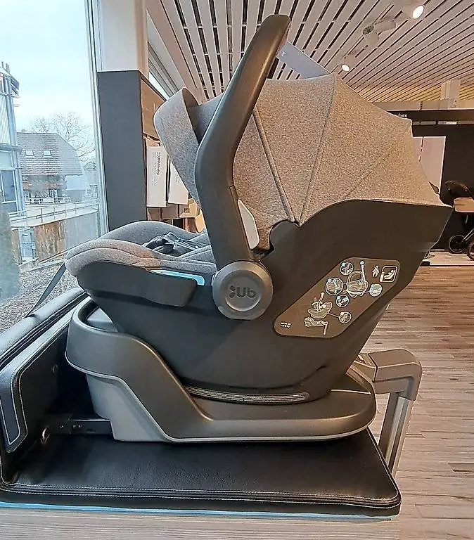 Uppa Baby- MESA i-Size Babyschale mit Station- NEU-