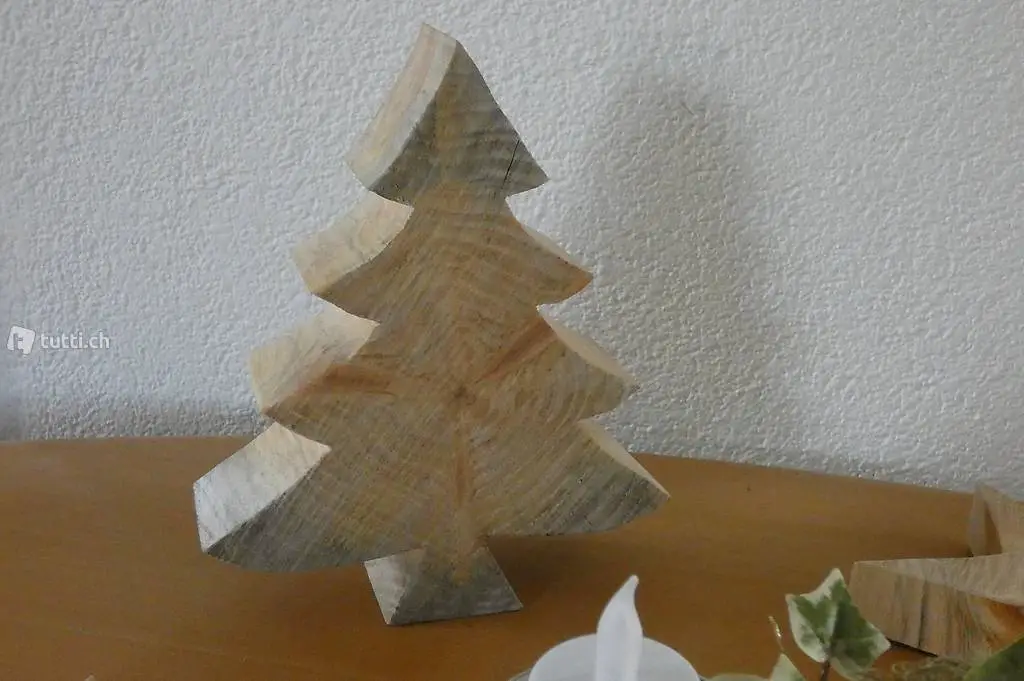 Holztanne aus Föhren oder Weidenholz