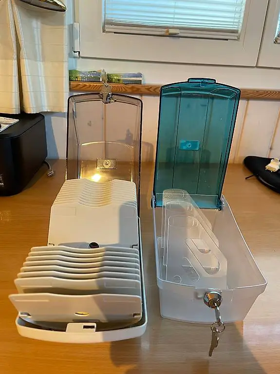 Aufbewahrungsbox für CD und Karteikarten