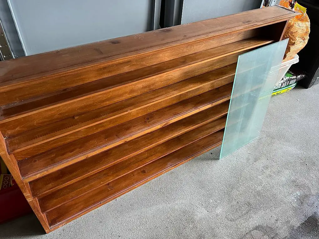 Modelleisenbahn Vitrine / 2 Schiebetüren 129 cm / 76 cm