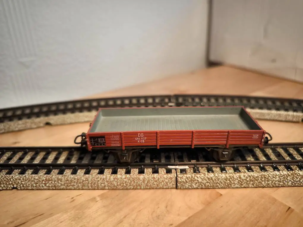 Märklin Niederbordwagen kurz 2-Achsig braun innen grau H0