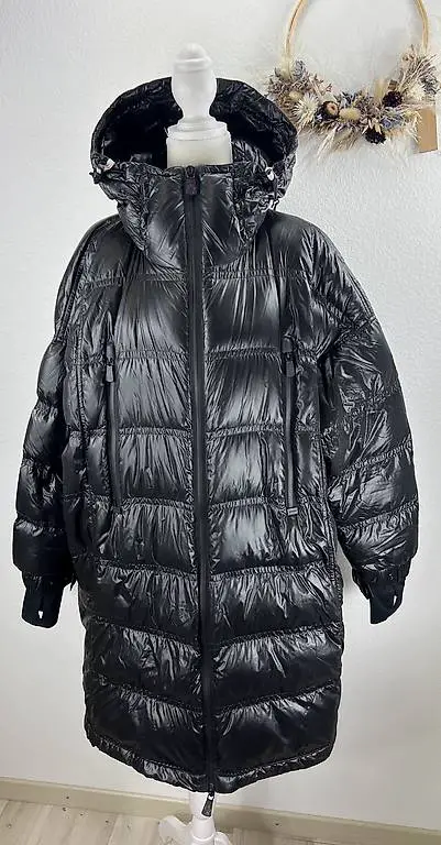 Daunenmantel von Moncler Grösse 2